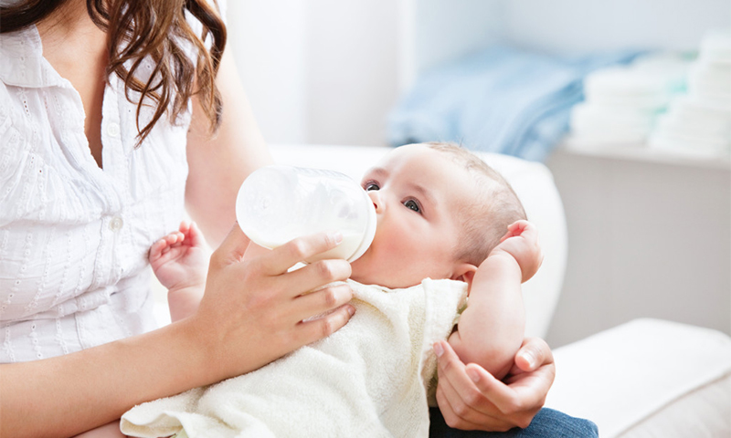 Babynahrung für Neugeborene