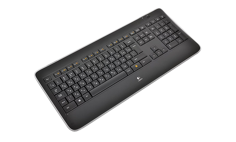 Logitech Illuminated Keyboard K800 - Versatility